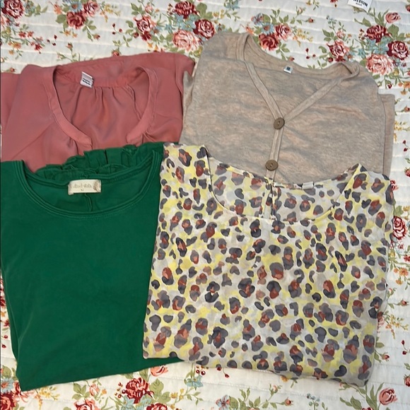 Altar'd State Tops - Bundle of Women’s Tops/shirts Size Medium